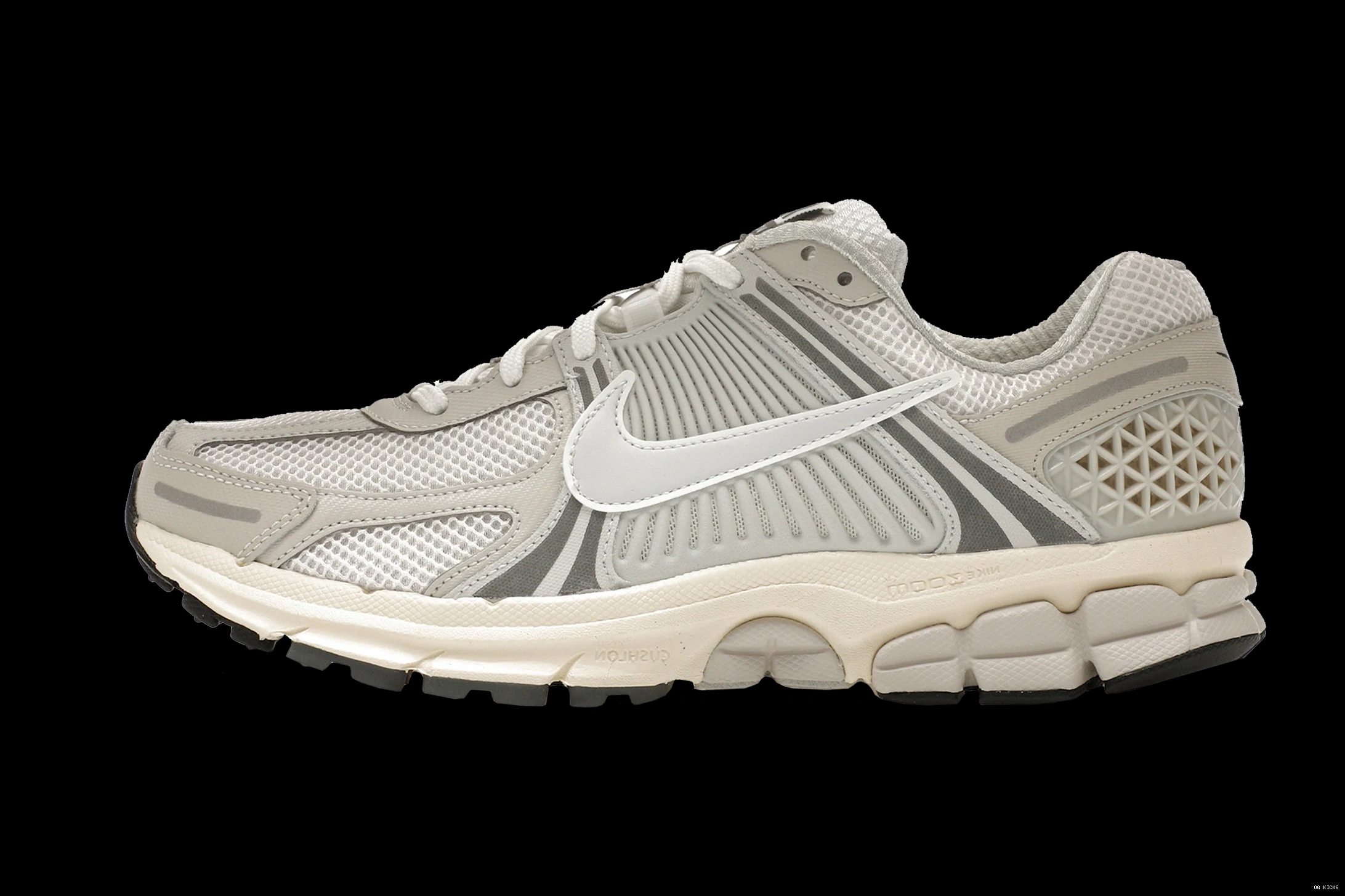 Platinum Tint Nike Vomero Zoom 5 0803